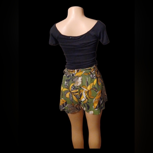 Avant garde shorts set New medium - Picture 3 of 5